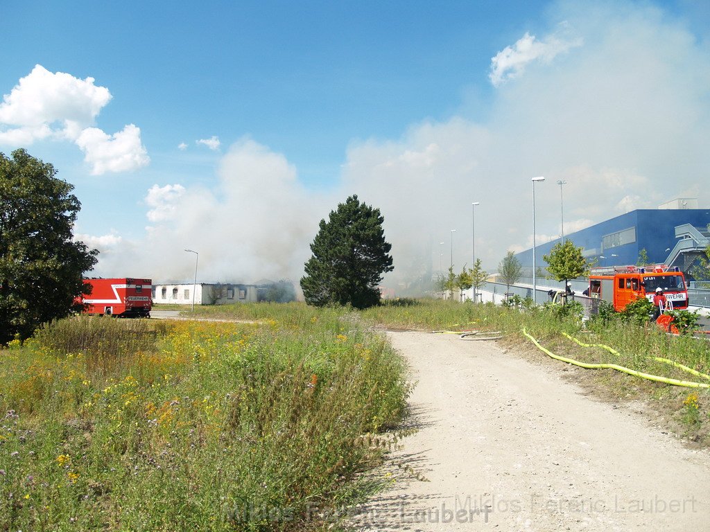 Feuer Koeln Ossendorf Butzweiler Hof neben IKEA P070.JPG